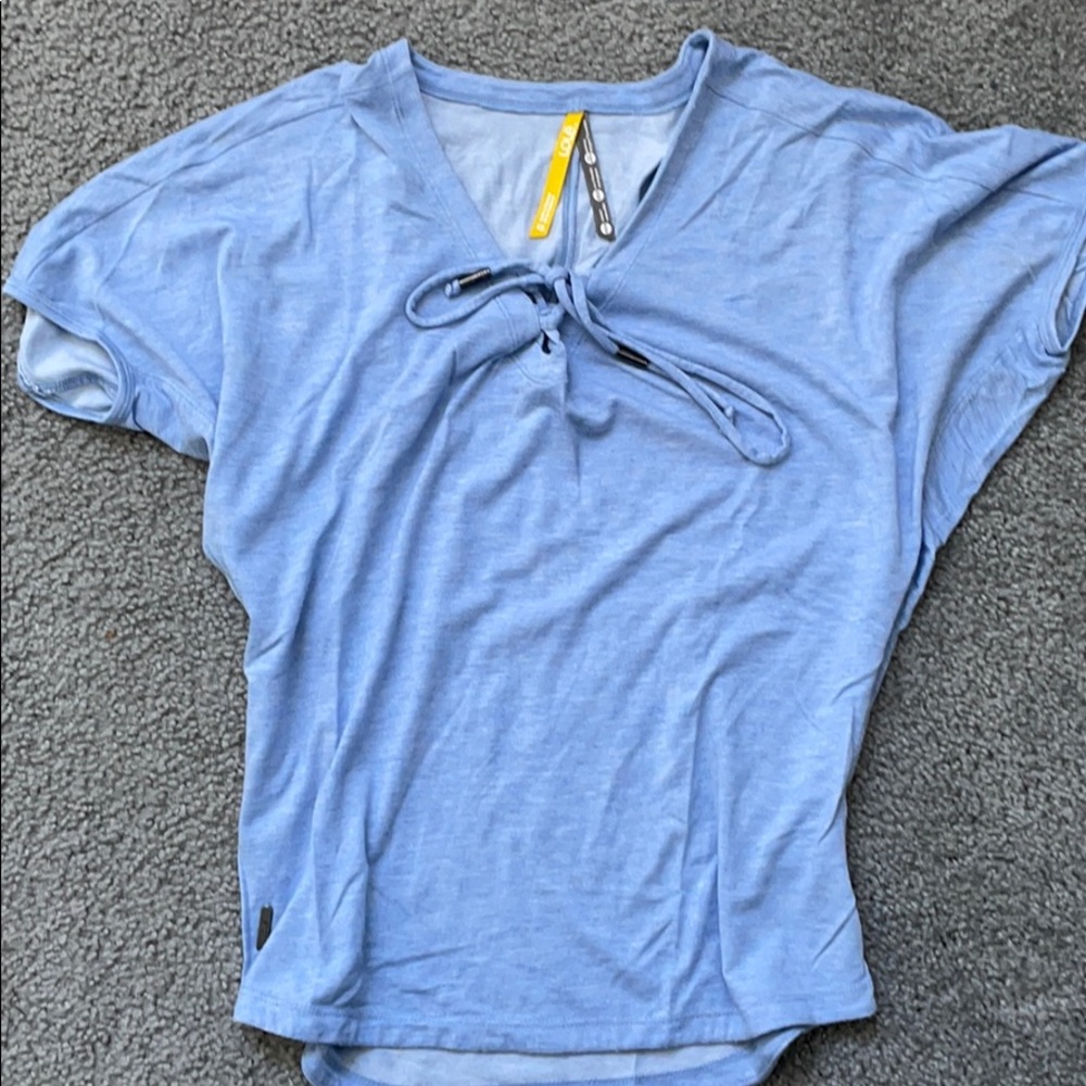 Lolë Short Sleeve Tee with Ties Size XS